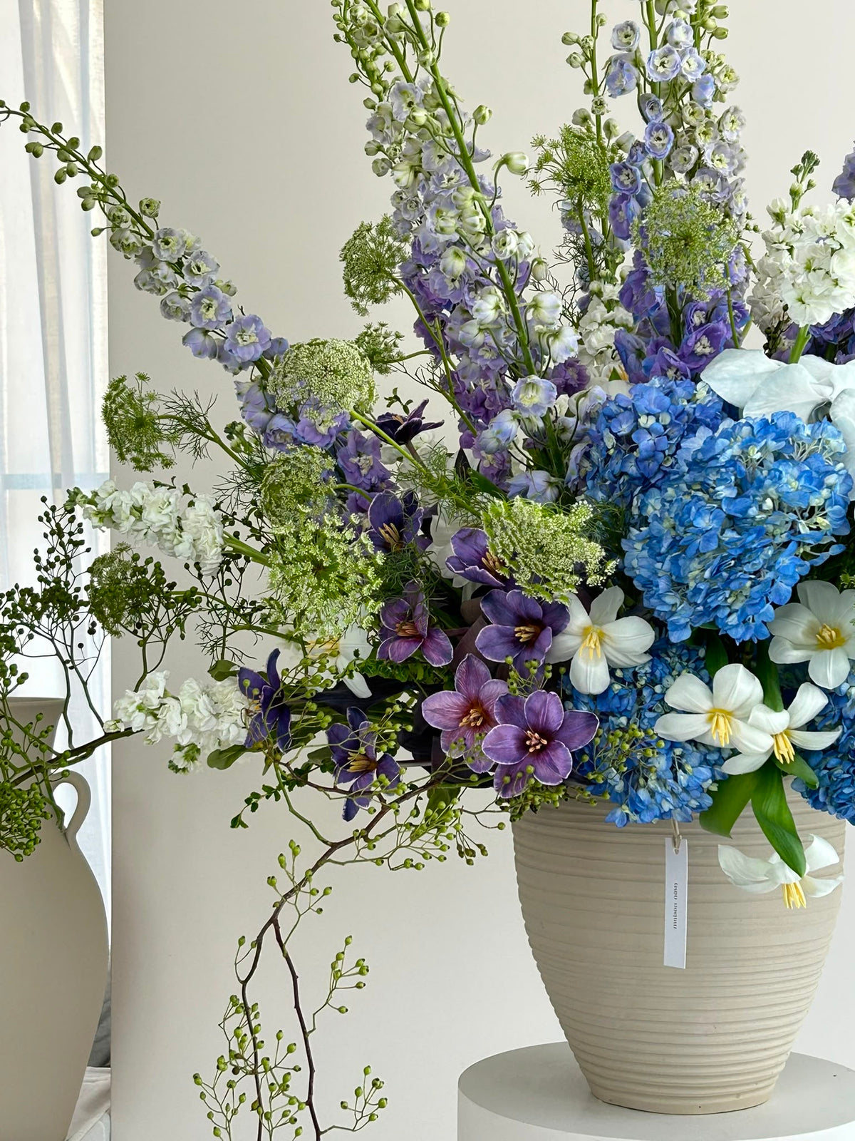 Le Jardin Bleu — Grand Floral Arrangement